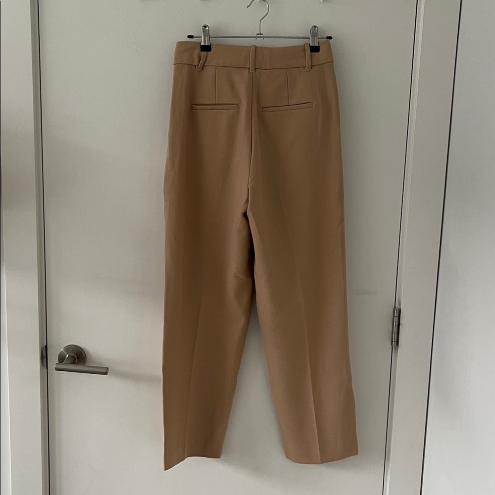Aritizia | Carrot Pant in Tannin - Picture 4 of 5